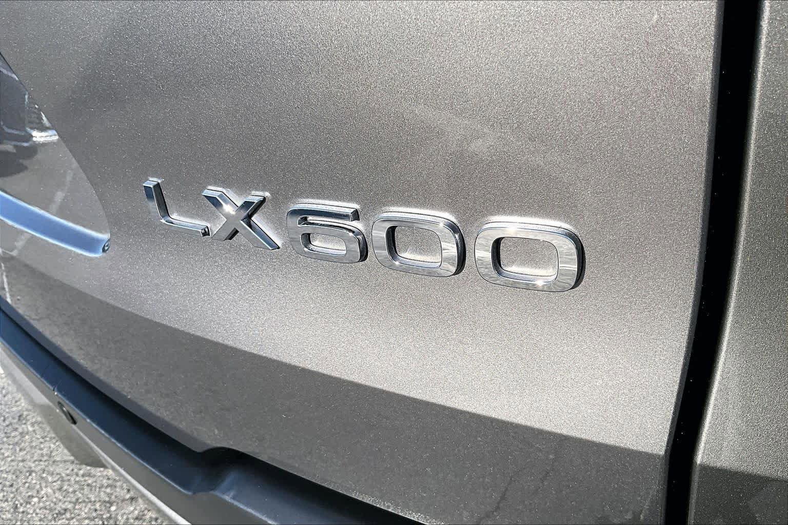 Used 2023 Lexus LX 600 4WD w/ Appearance Package image 9