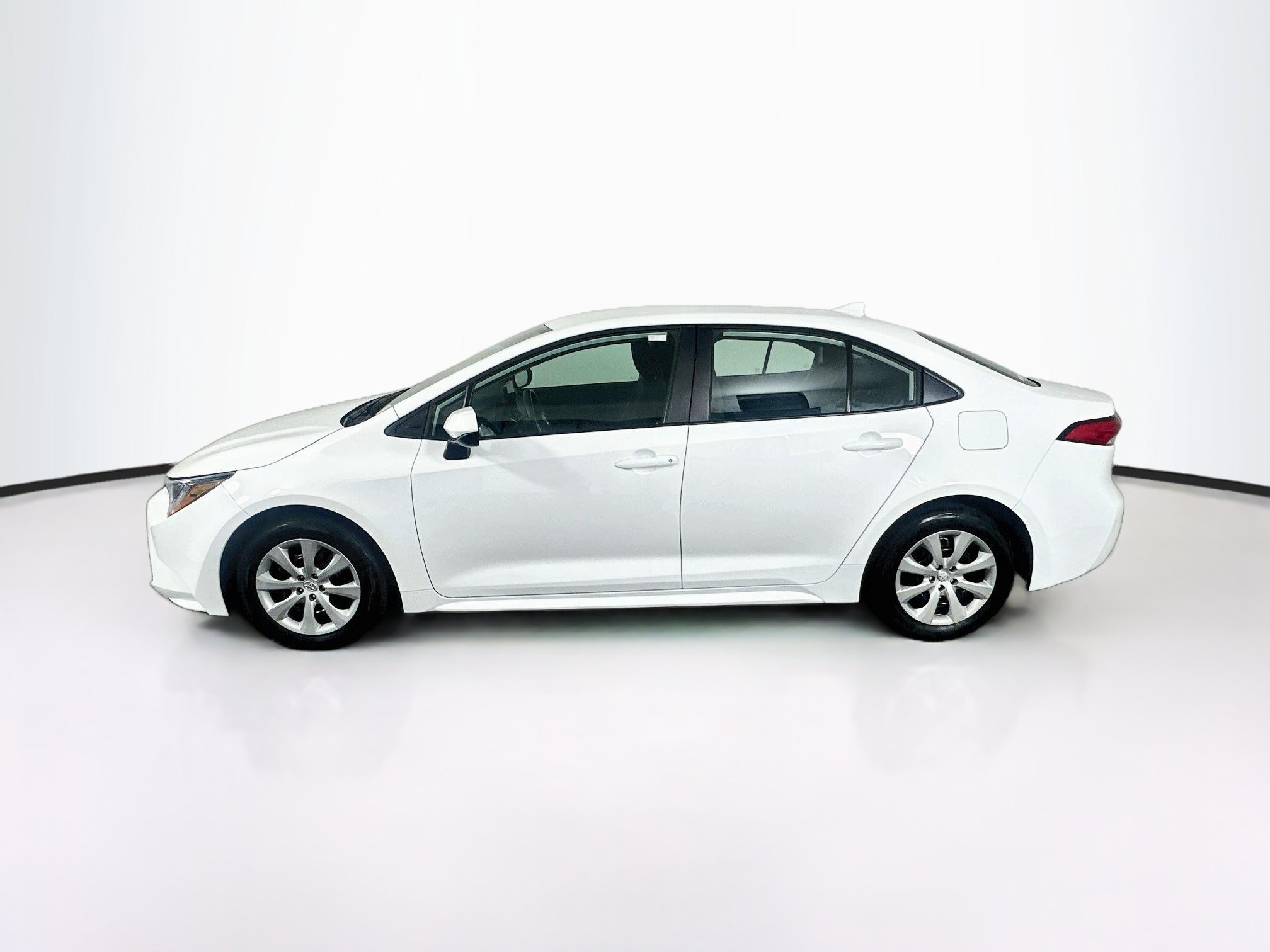 Used 2026 Toyota Corolla LE FWD image 4