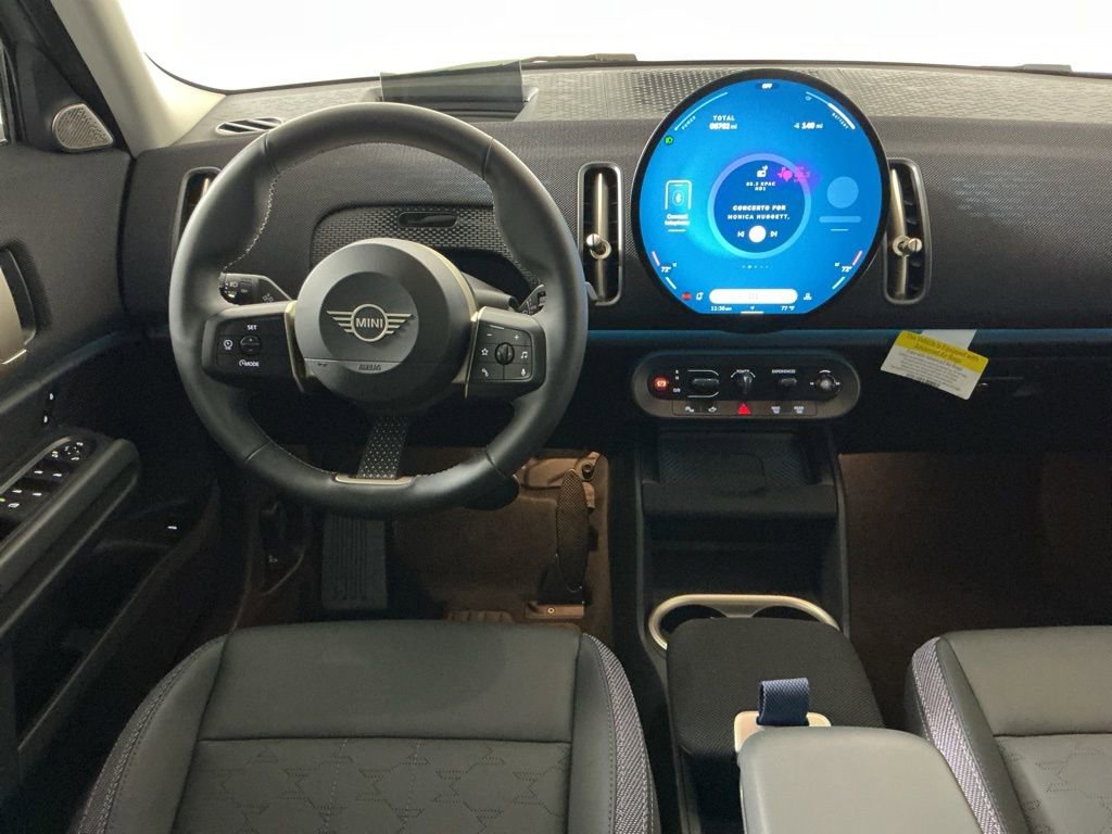 Certified 2025 MINI Cooper Countryman SE w/ Comfort Package Max AWD/4WD image 9