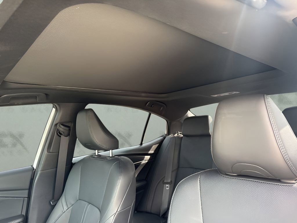 Used 2025 Toyota Camry XSE FWD image 11