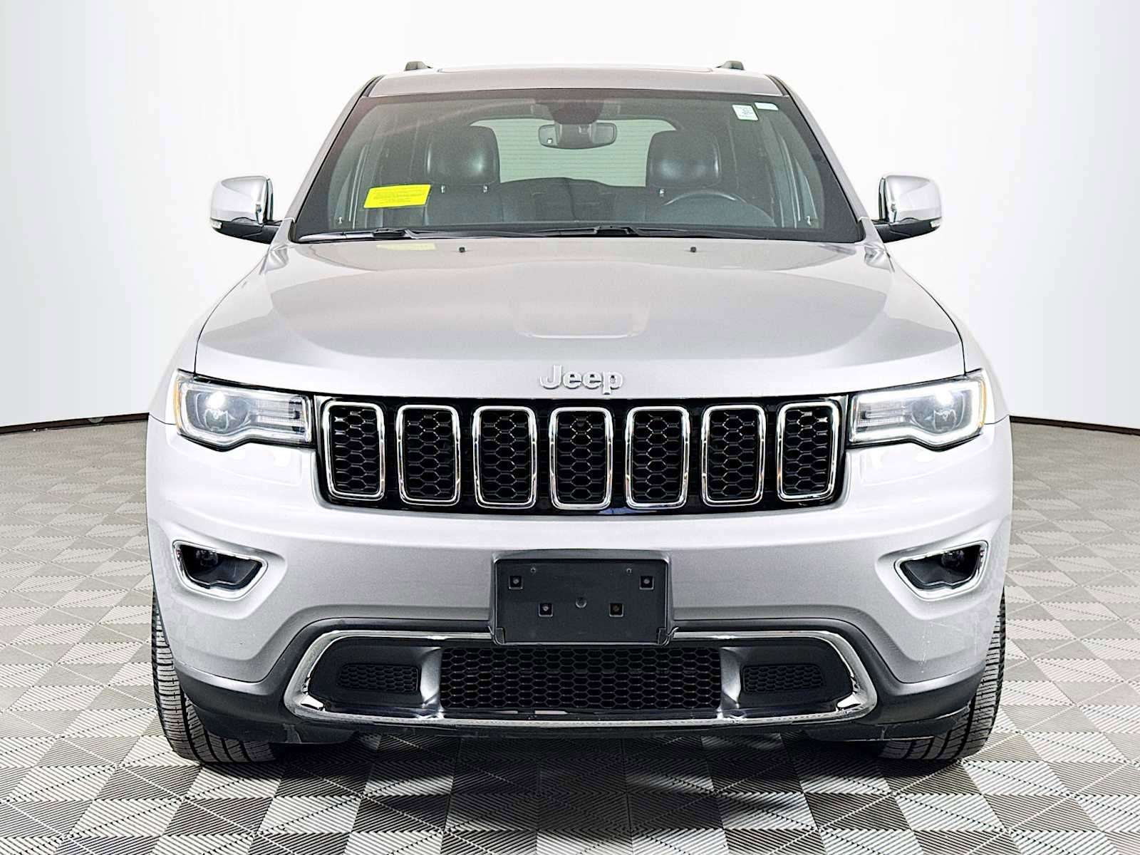 Used 2020 Jeep Grand Cherokee Limited w/ Premium Lighting Group image 2
