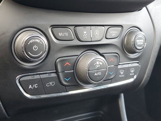 Used 2022 Jeep Cherokee Latitude Lux w/ Sun & Sound Group image 27