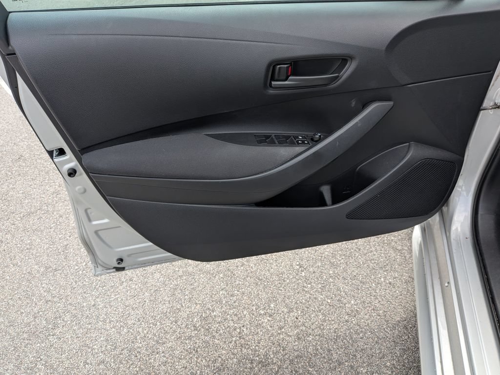 Used 2024 Toyota Corolla LE w/ LE Convenience Package FWD image 8
