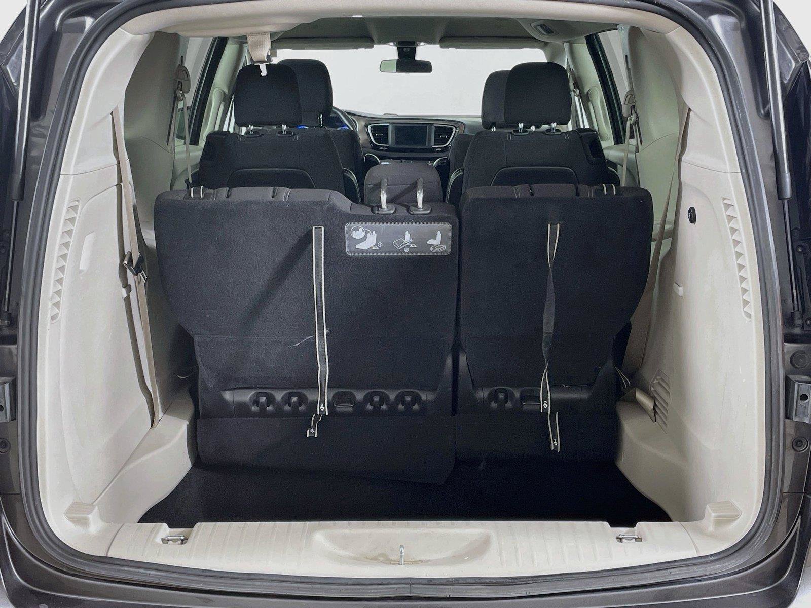 Used 2021 Chrysler Voyager LX FWD image 23