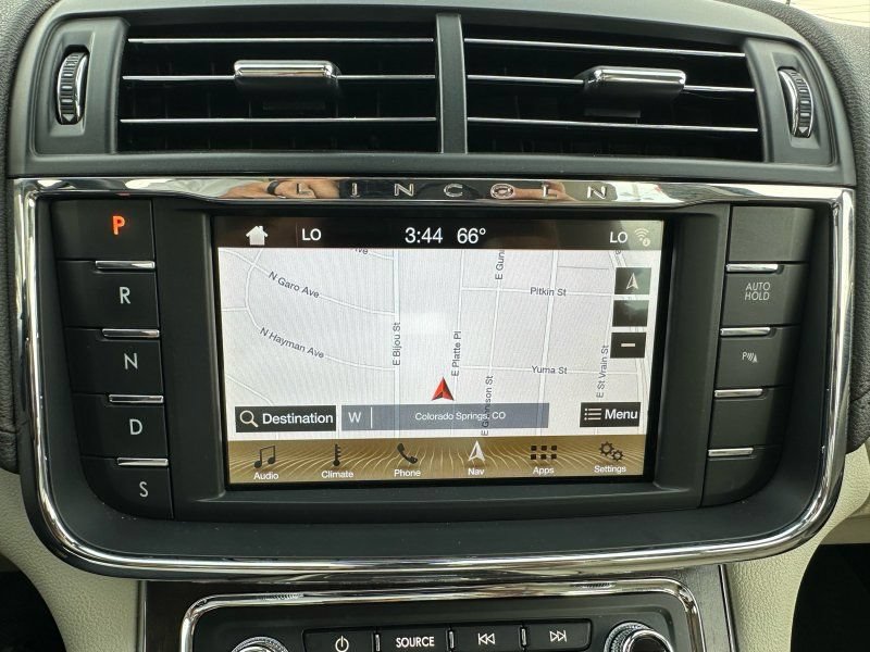 Used 2019 Lincoln Continental Select w/ Continental Climate Package AWD/4WD image 26