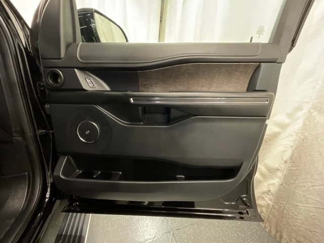 Used 2021 Ford Expedition Limited AWD/4WD image 22