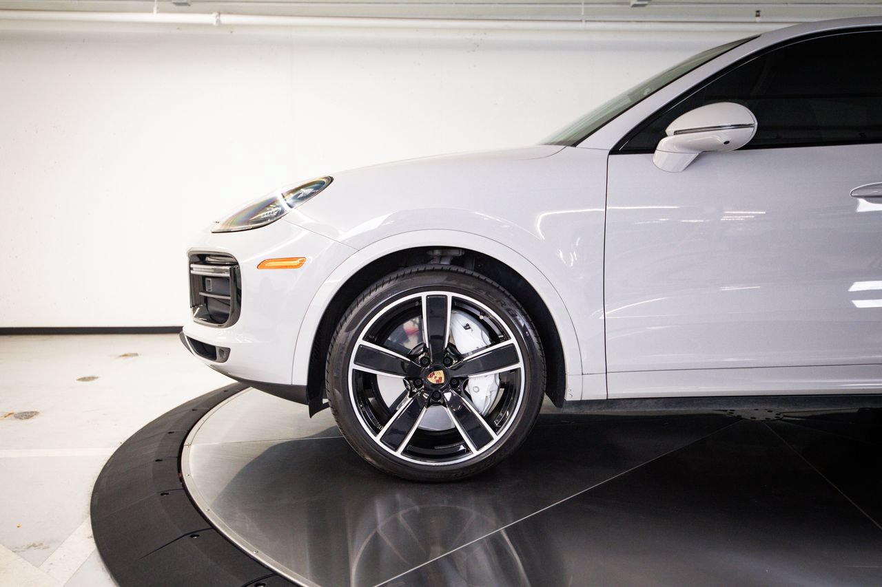 Certified 2022 Porsche Cayenne Turbo AWD/4WD image 11