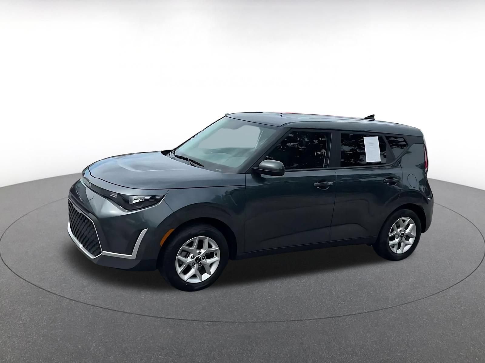 Used 2025 Kia Soul LX w/ LX Technology Package FWD image 7