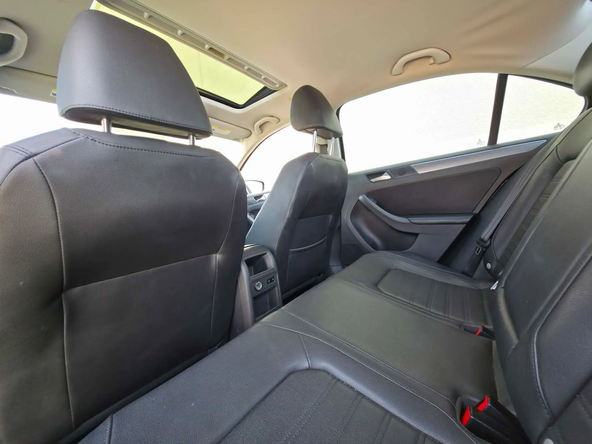 Used 2013 Volkswagen Jetta SEL FWD image 12