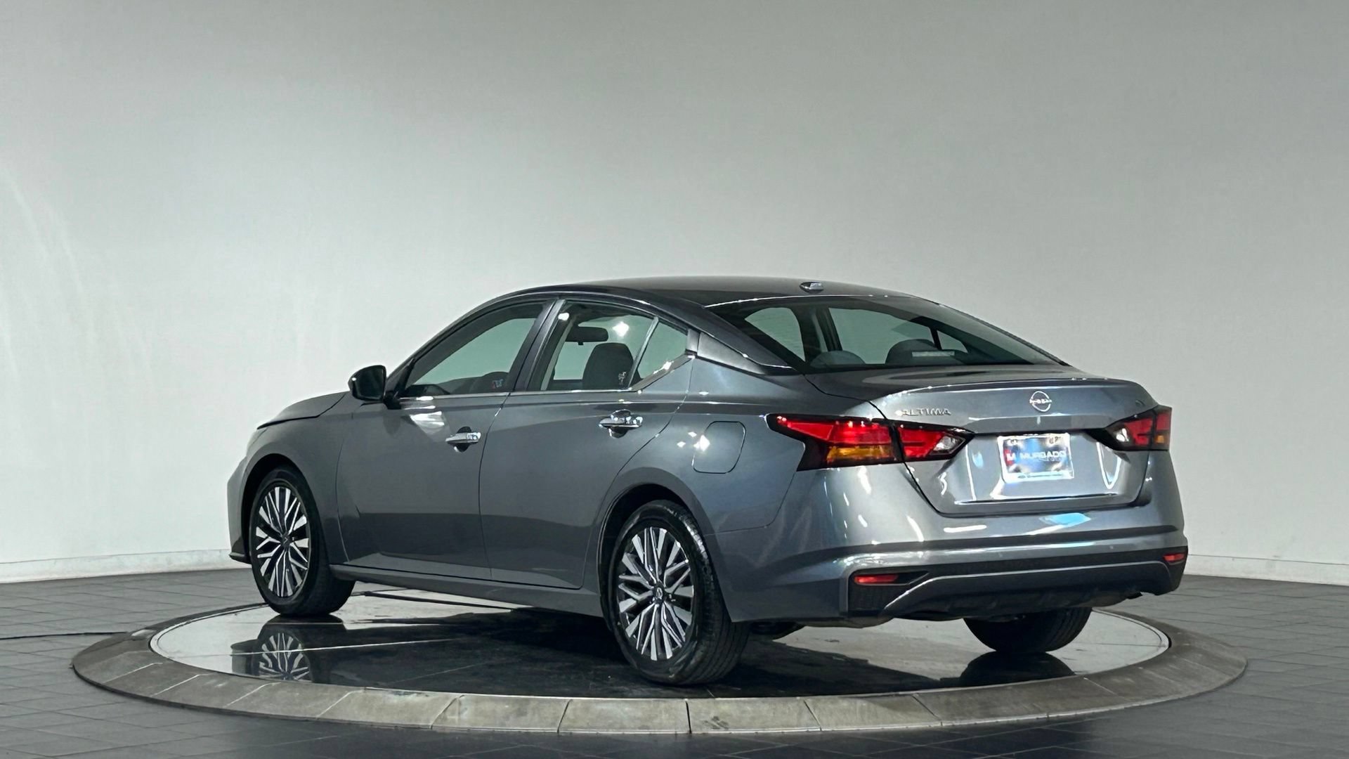Used 2023 Nissan Altima 2.5 SV FWD image 7