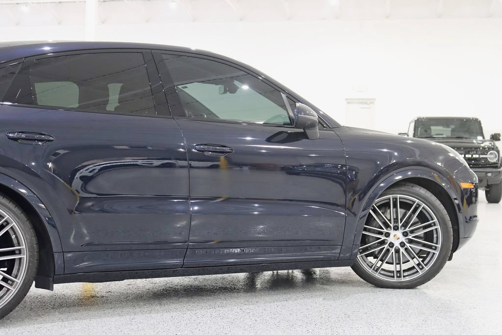 Used 2023 Porsche Cayenne S AWD/4WD image 11