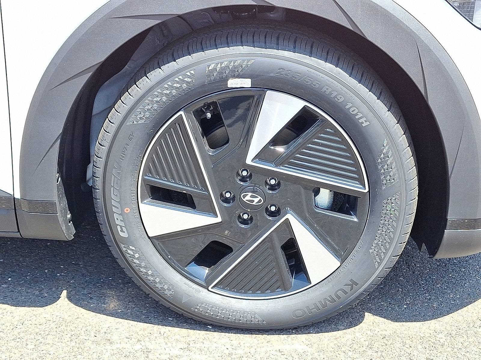 New 2025 Hyundai Ioniq 5 SE image 8