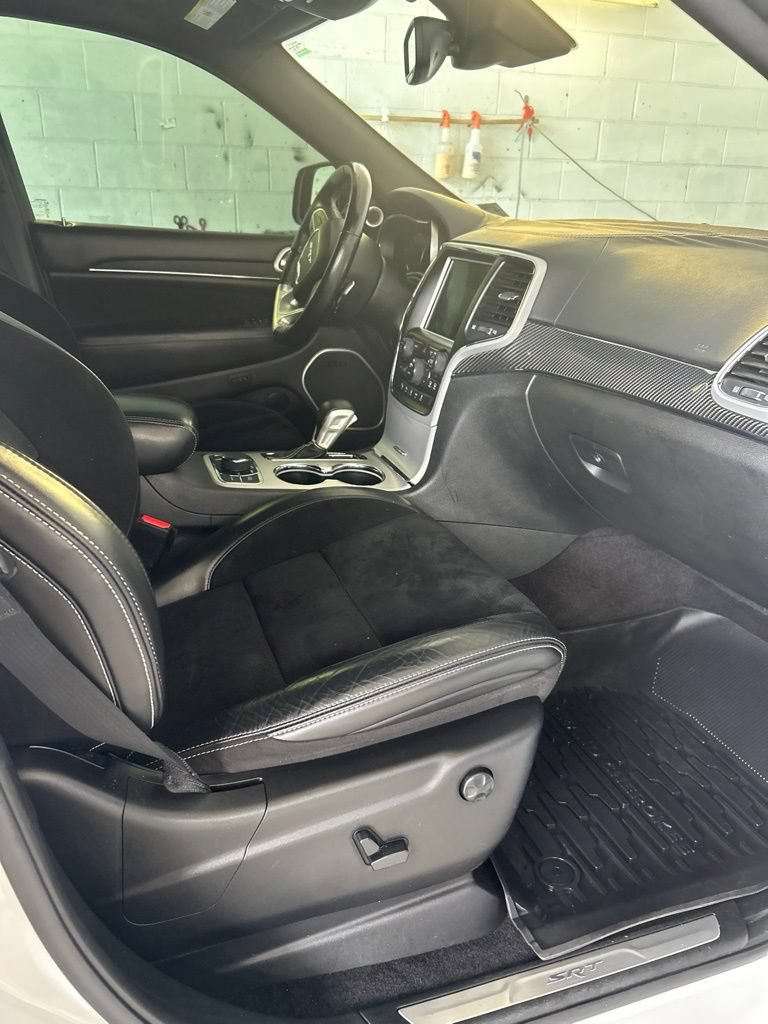 Used 2018 Jeep Grand Cherokee SRT AWD/4WD image 27