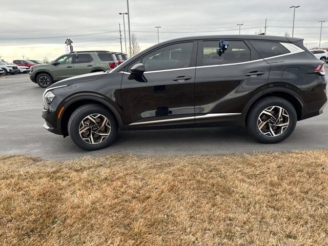 Used 2023 Kia Sportage LX image 6