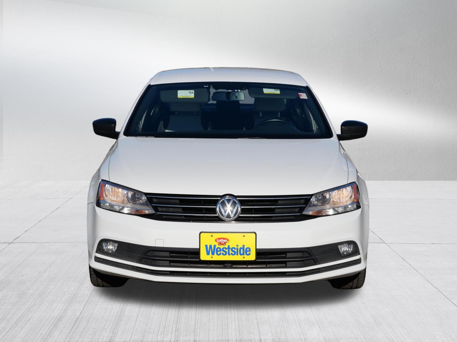 Used 2016 Volkswagen Jetta Sport FWD image 2