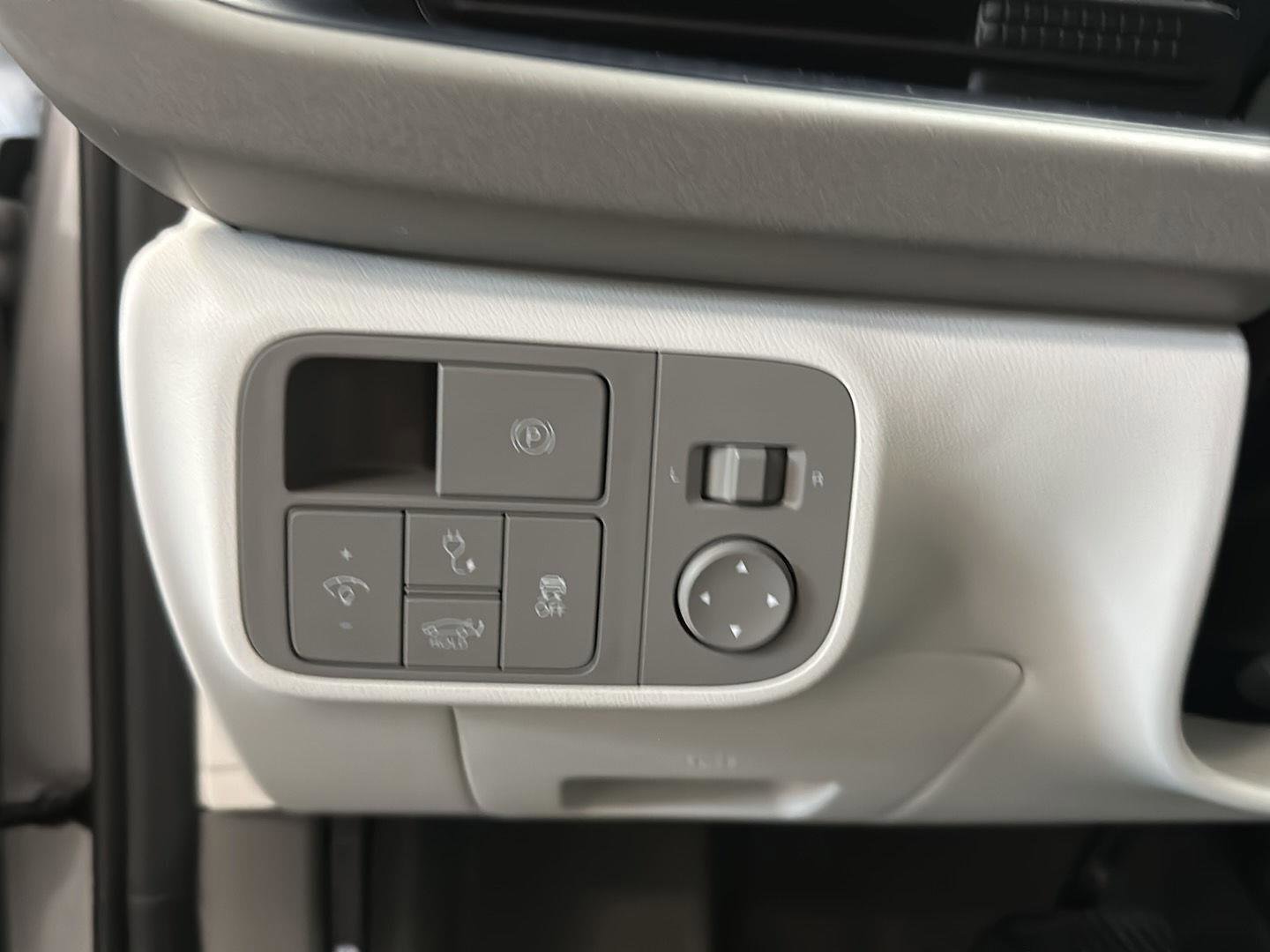 Certified 2024 Hyundai Ioniq 6 SEL AWD/4WD image 24