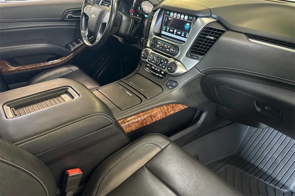 Used 2020 Chevrolet Tahoe Premier w/ Premier 6.2L Value Package image 18