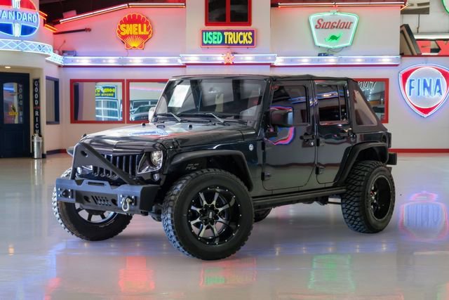 Used 2017 Jeep Wrangler Unlimited Willys image 2