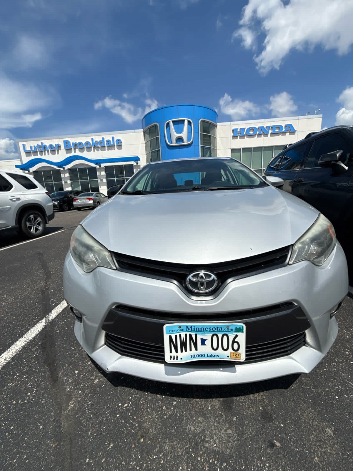 Used 2015 Toyota Corolla LE FWD image 5