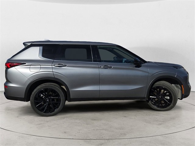 Used 2023 Mitsubishi Outlander SE Black Edition image 6