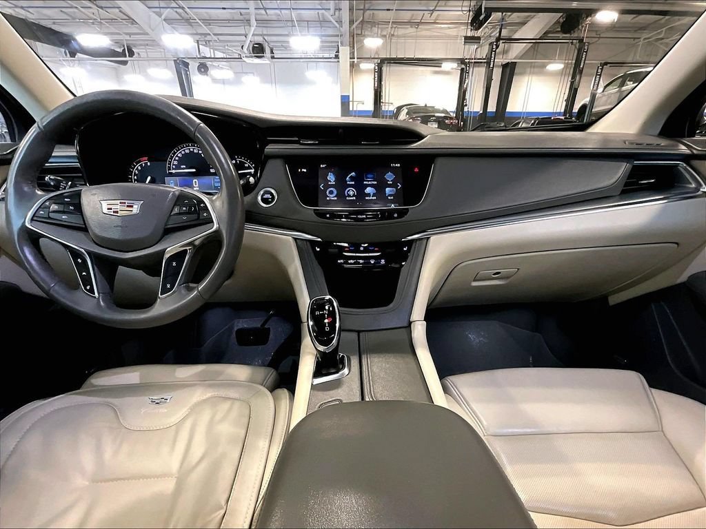 Used 2017 Cadillac XT5 Luxury w/ Driver Awareness Package AWD/4WD image 22