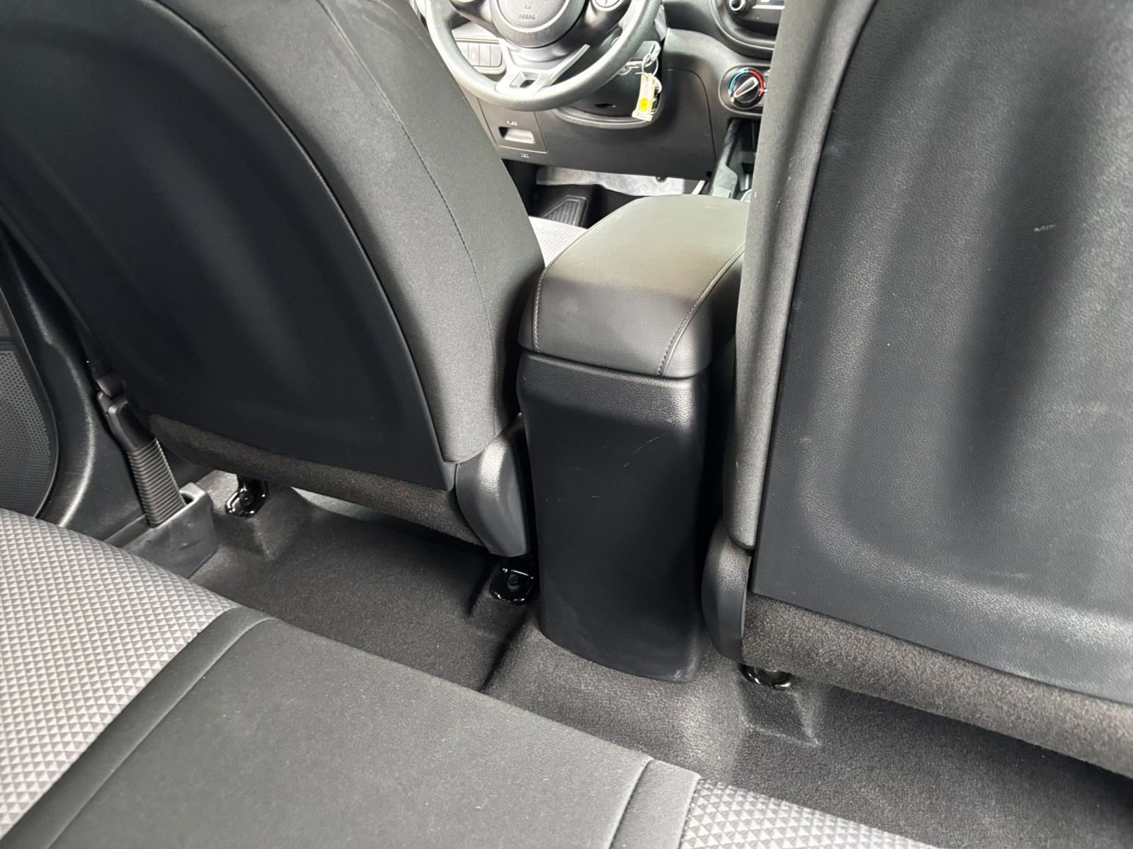 Used 2025 Kia Soul LX w/ LX Technology Package FWD image 23