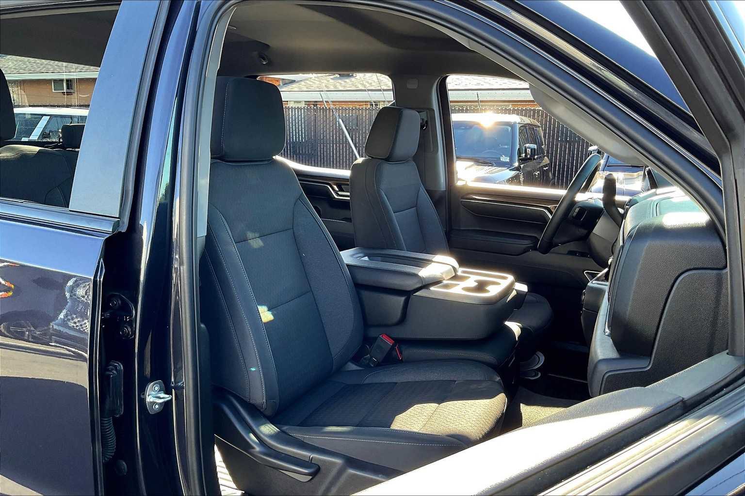 Used 2023 Chevrolet Silverado 1500 RST image 10