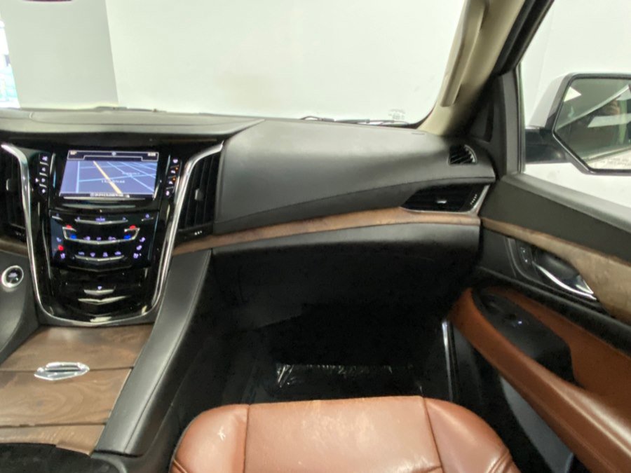 Used 2016 Cadillac Escalade ESV Premium image 26