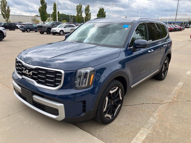 Used 2024 Kia Telluride S w/ S Sunroof Package AWD/4WD image 3