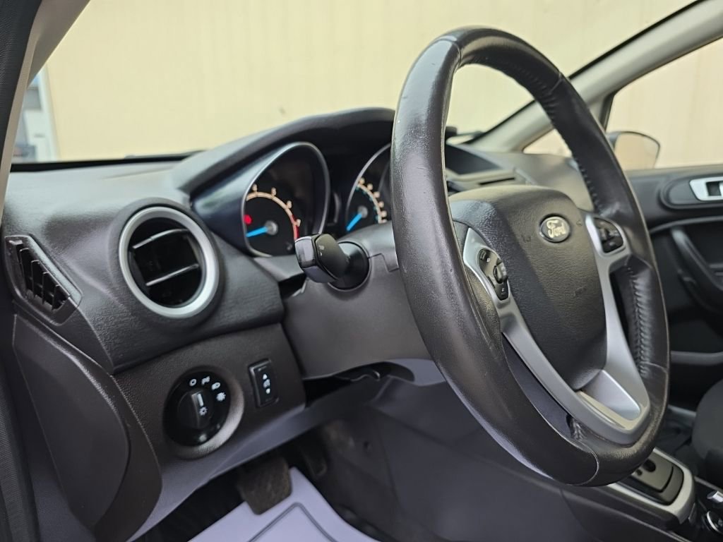 Used 2015 Ford Fiesta SE FWD image 14