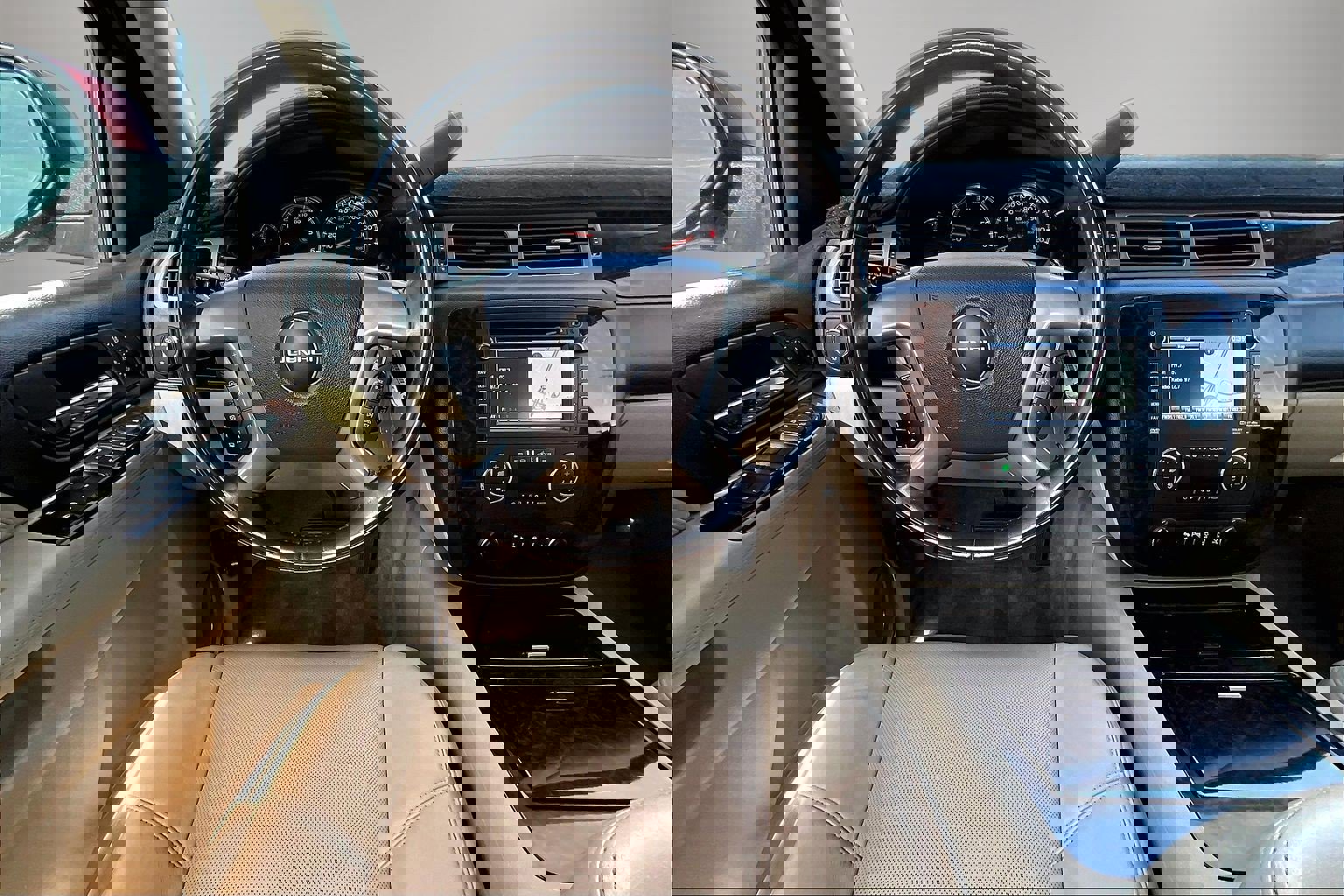 Used 2014 GMC Yukon XL Denali image 8