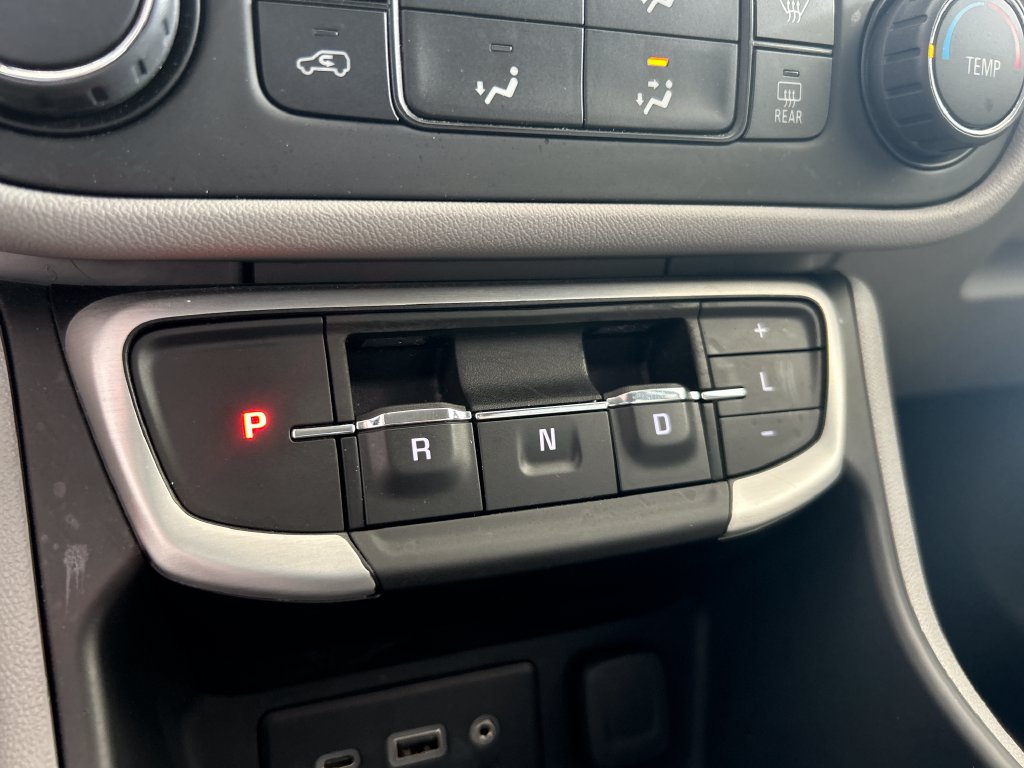Used 2024 GMC Terrain SLE AWD/4WD image 24