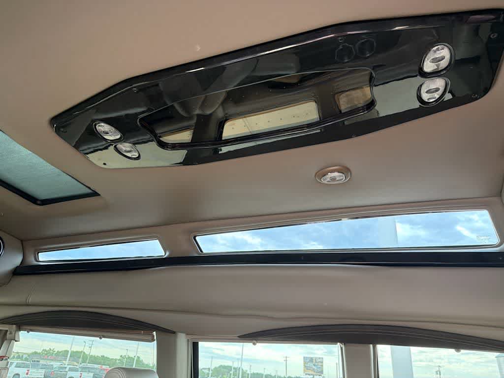 Used 2021 Chevrolet Express 2500 w/ Enhanced Convenience Package RWD image 7