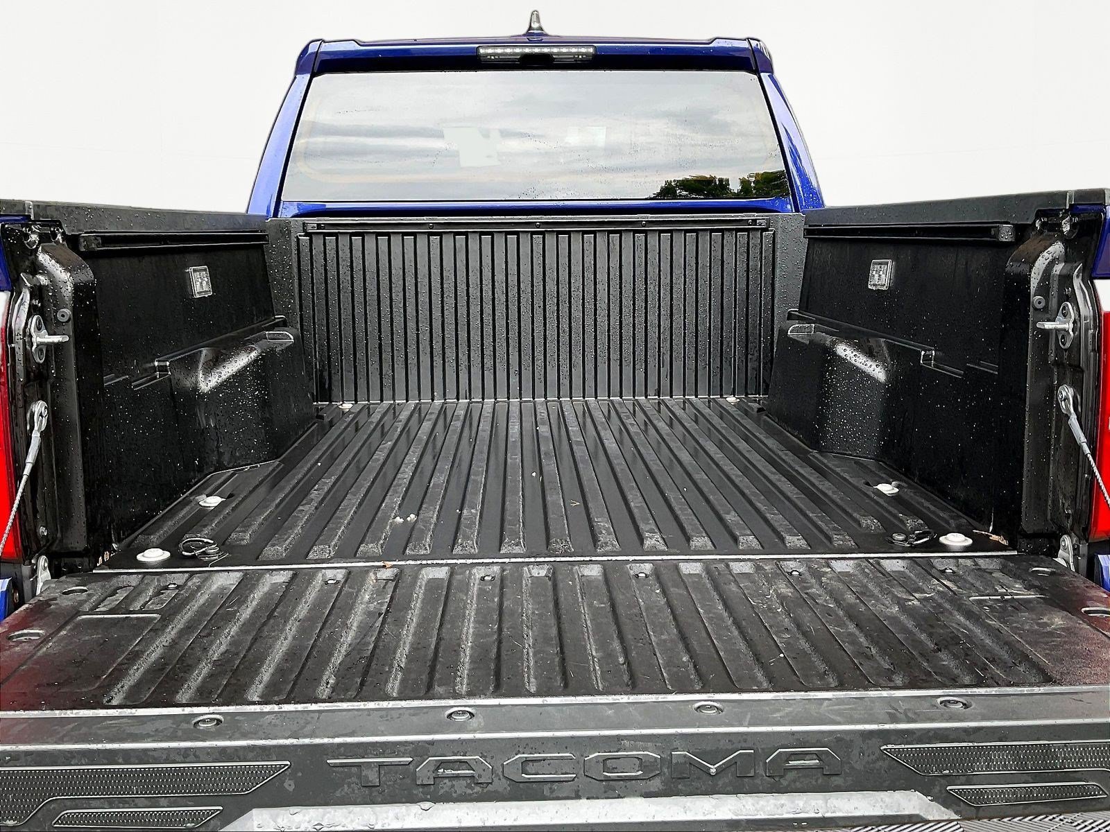 Used 2025 Toyota Tacoma TRD Off-Road AWD/4WD image 7