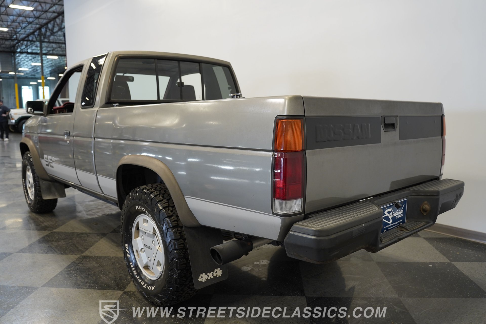 Used 1989 Nissan Pickup 4x4 King Cab V6 image 10