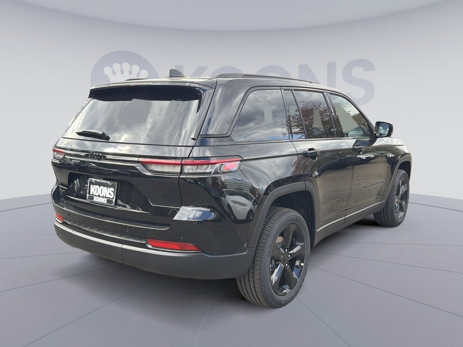 New 2025 Jeep Grand Cherokee Laredo image 7