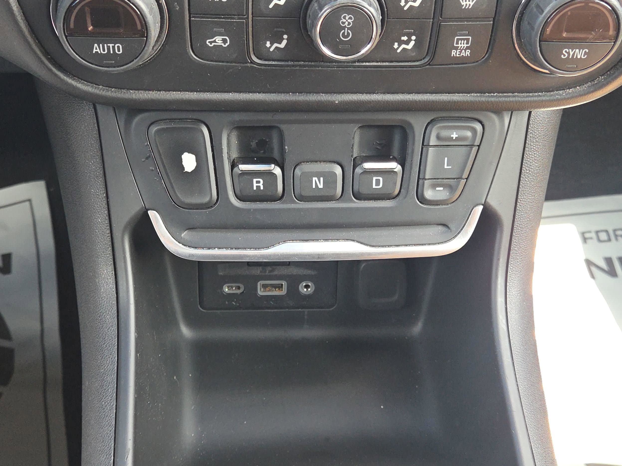 Used 2019 GMC Terrain SLT w/ Infotainment Package II AWD/4WD image 26