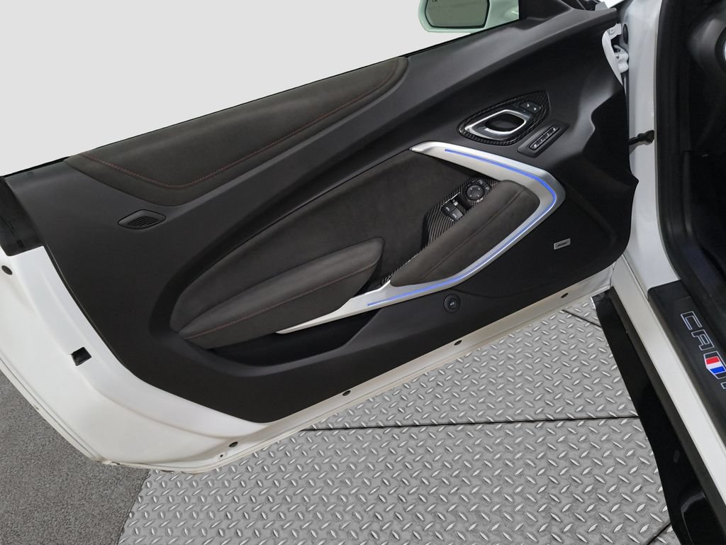 Used 2017 Chevrolet Camaro ZL1 RWD image 28