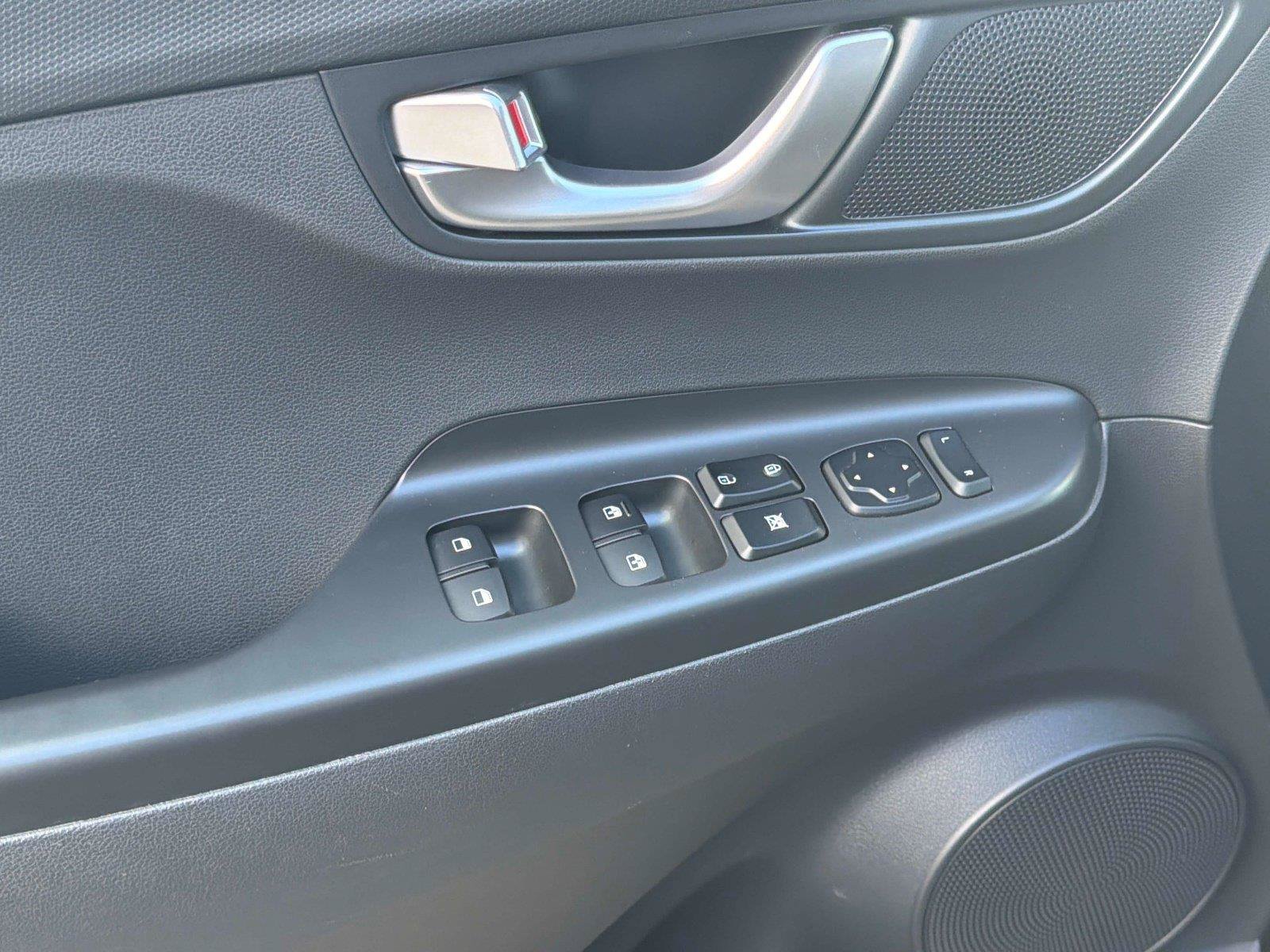 Used 2022 Hyundai Kona SEL w/ Convenience Package FWD image 17