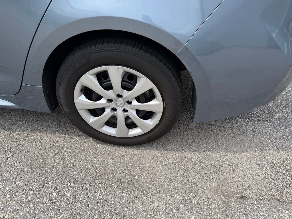Used 2022 Toyota Corolla LE FWD image 8