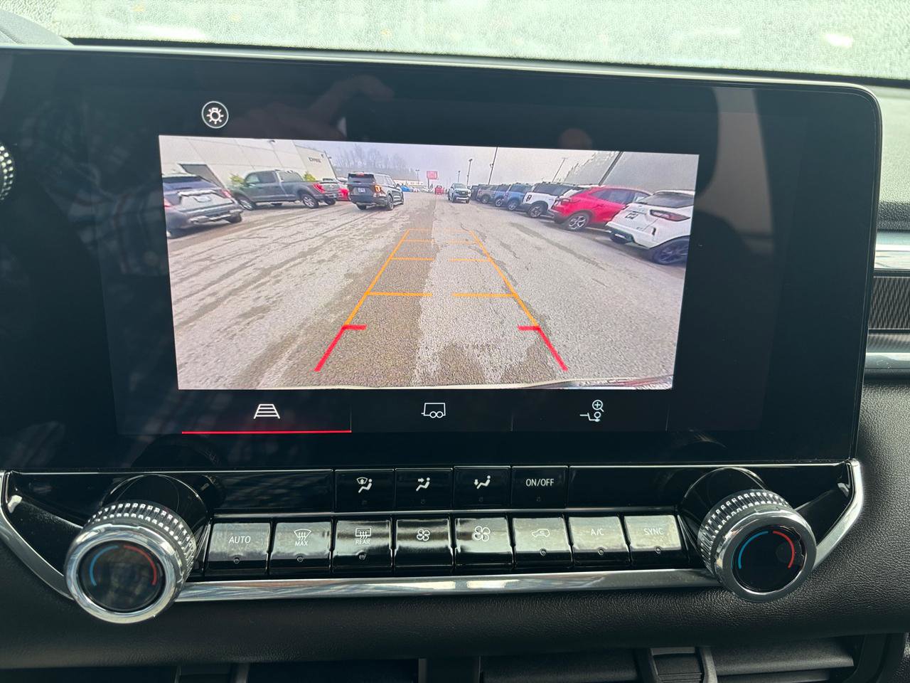 Used 2024 GMC Canyon Elevation w/ Convenience Package image 19