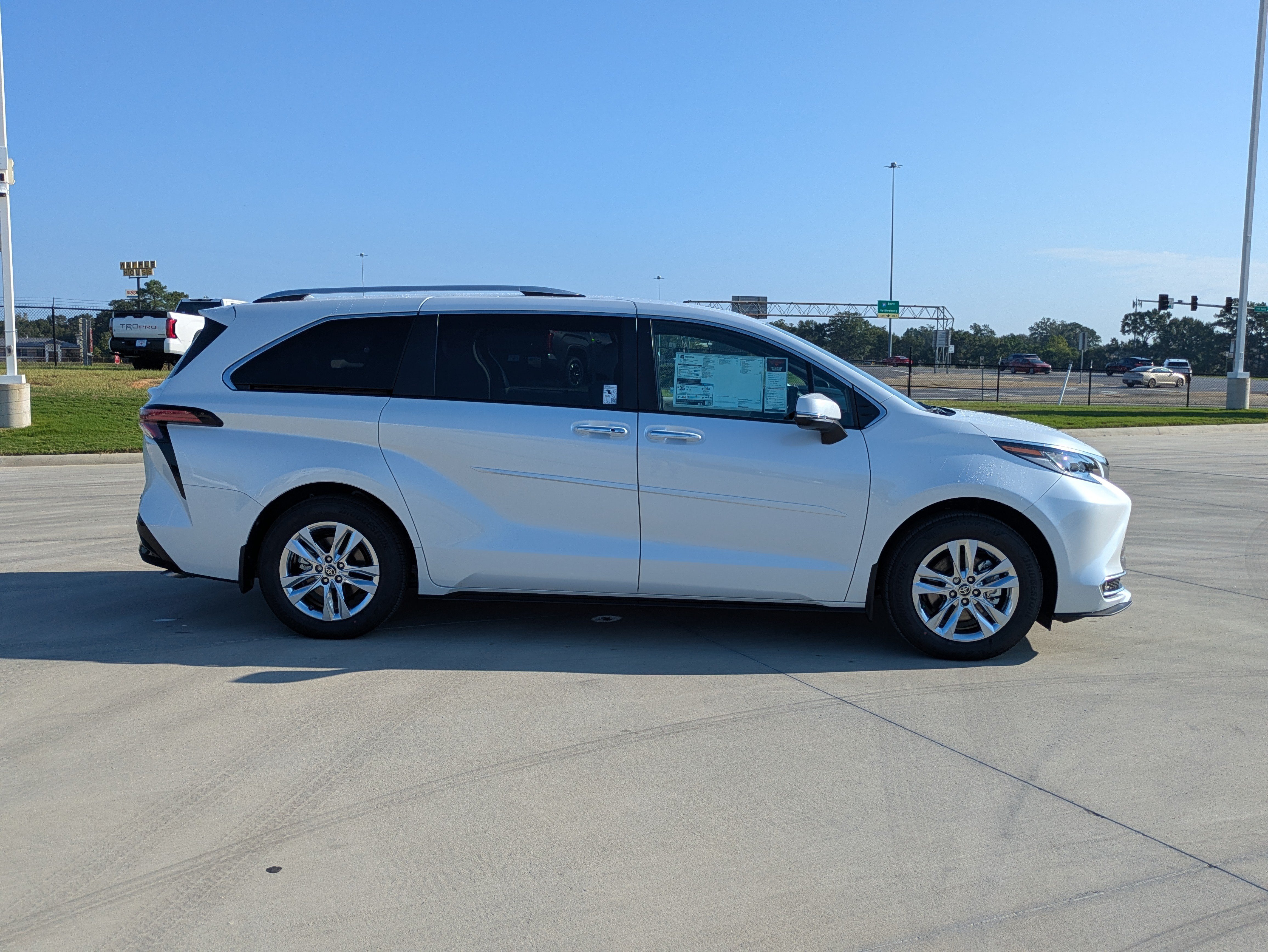 New 2026 Toyota Sienna Limited AWD/4WD image 6