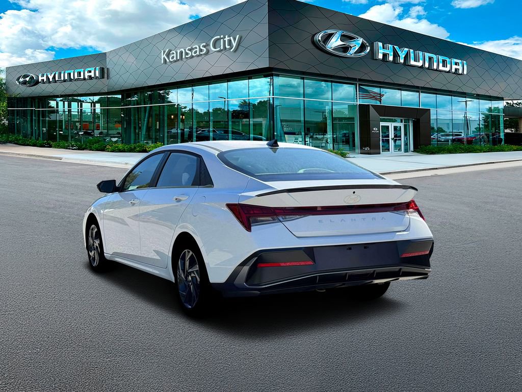 New 2026 Hyundai Elantra SEL Sport Premium FWD image 5