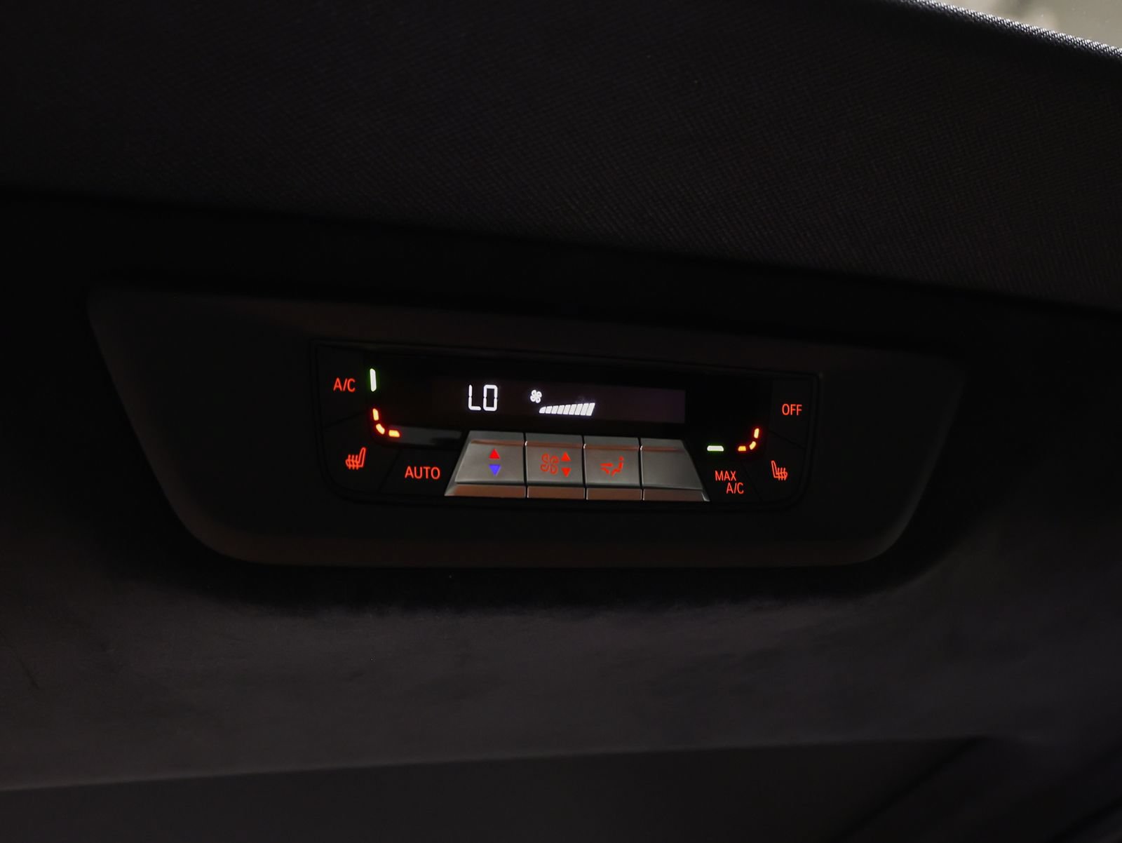 Used 2022 BMW X7 M50i AWD/4WD image 33