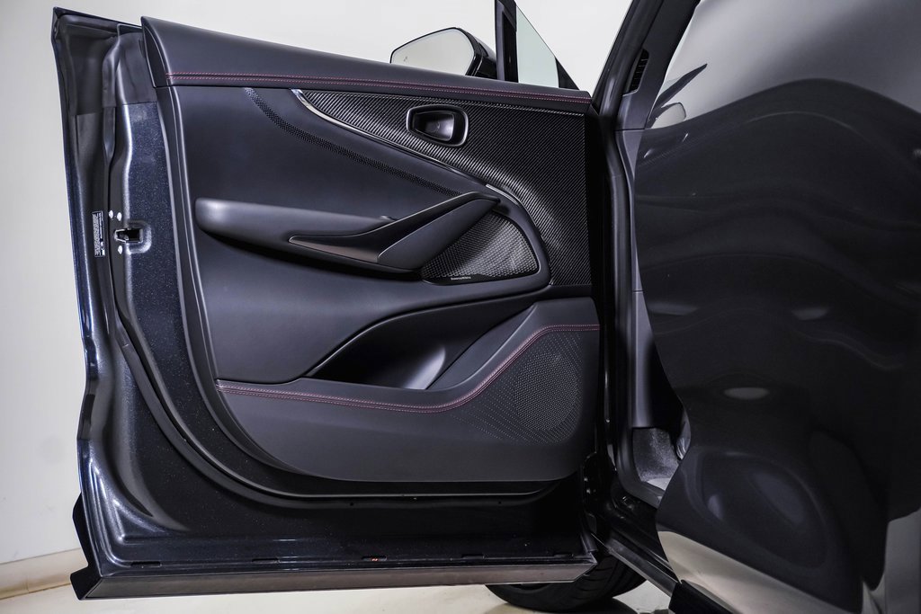 Used 2025 Aston Martin DBX 707 image 29