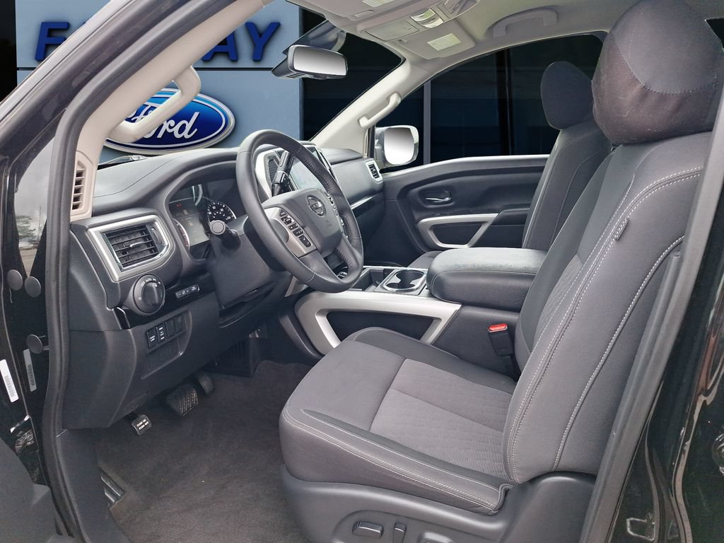 Used 2021 Nissan Titan SV w/ SV Convenience Package AWD/4WD image 11