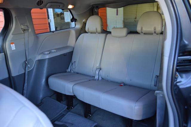 Used 2015 Toyota Sienna XLE Premium AWD/4WD image 15