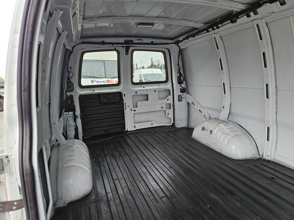 Used 2007 Chevrolet Express 2500 Extended image 12