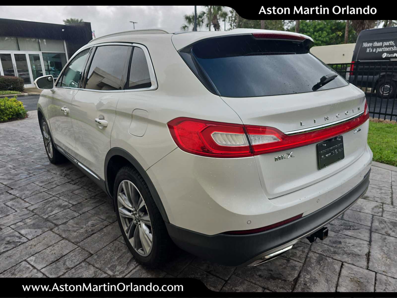 Used 2016 Lincoln MKX Reserve w/ Climate Package AWD/4WD image 7