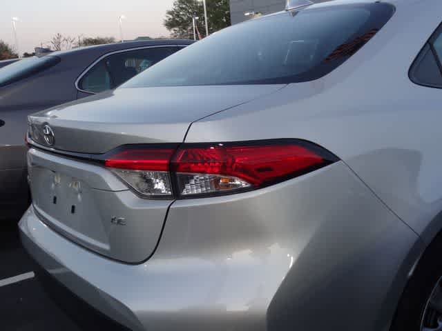 Used 2025 Toyota Corolla LE image 22